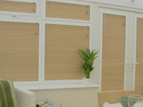 persianas em alumínio, tecidos, pvc e madeira - Central Divisórias Forros e Persianas - Campinas - SP - 15